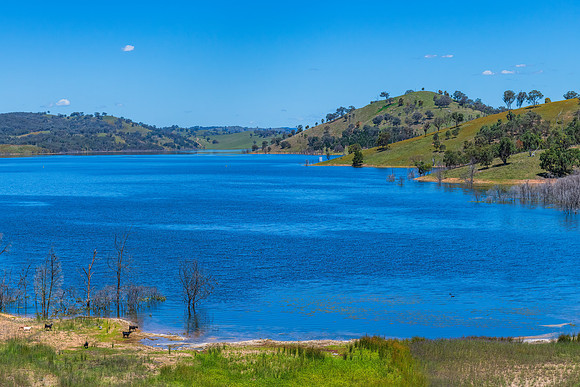Summertime at Windamere Dam or Lake Windameere in Cudgegong clos