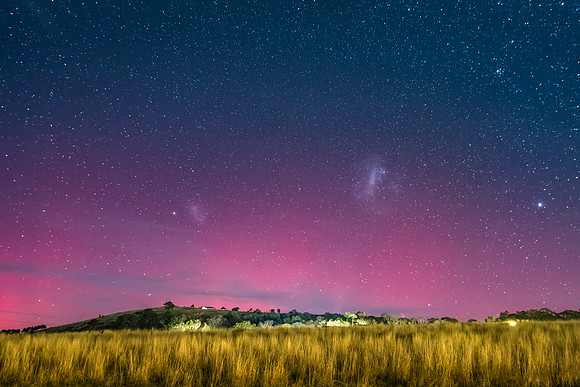 Aurora Australis display lights up the Winter night sky