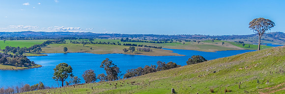 The Edge of Winter, the Promise of Spring around Carcoar Dam