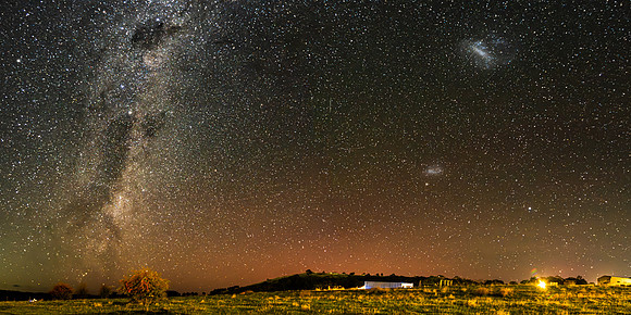 The Southern Lights and the Dark Emu in the MIlky Way