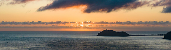 Sunrise views over the ocean with  Barrenjoey Headland from Pato