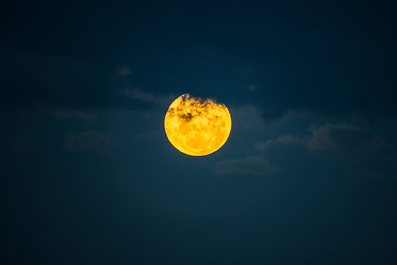 April's Full Pink Moon Rising in Australia