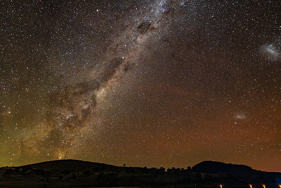 Aurora Australis diffuse in the night sky with The Milky Way