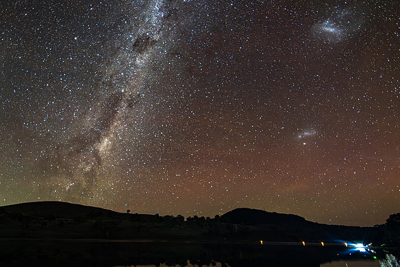 Aurora Australis diffuse in the night sky with The Milky Way