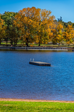 Autumn Day at Lake Canobolas
