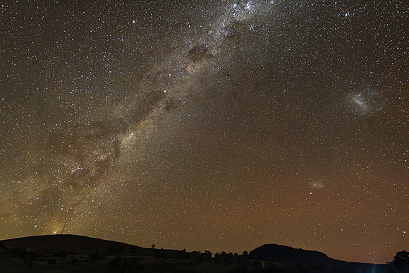 Aurora Australis diffuse in the night sky with The Milky Way