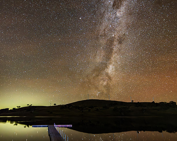 Aurora Australis diffuse in the night sky with The Milky Way