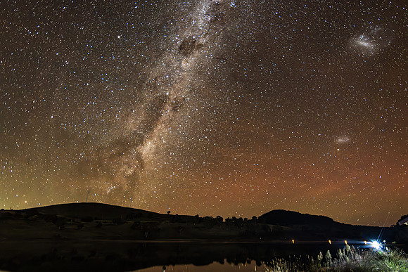 Aurora Australis diffuse in the night sky with The Milky Way