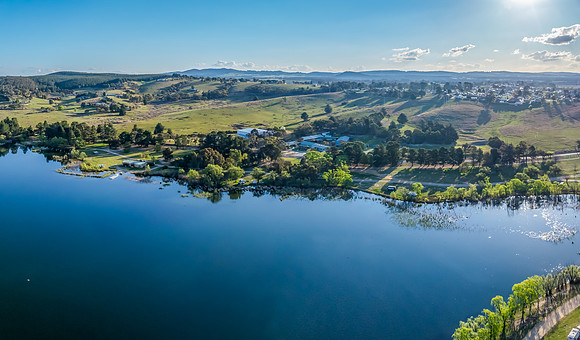 Spring Afternoon at Lake Wallace, Wallerawang