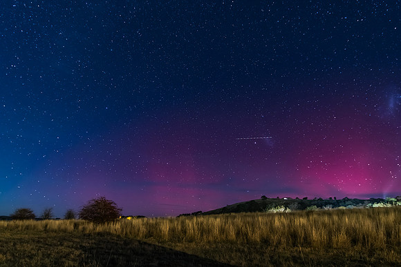 Aurora Australis display lights up the Winter night sky