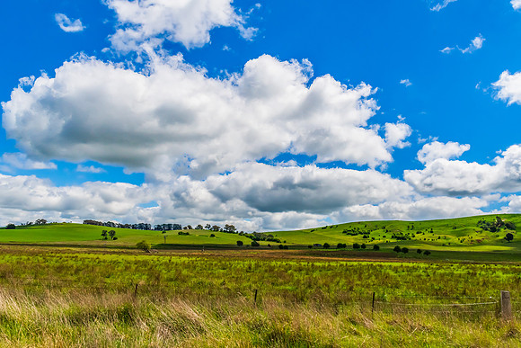 A Spring day in the green and hilly Central West NSW countryside