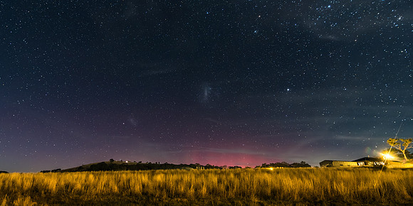 Aurora Australis display lights up the Winter night sky