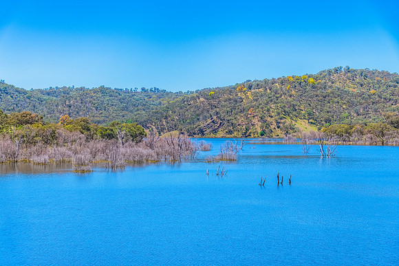 A Summer's day at Windamere Dam in Cudgegong, near Mudgee in the