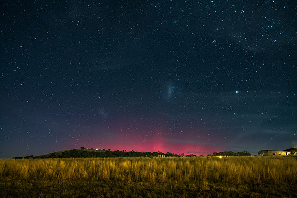Aurora Australis display lights up the Winter night sky