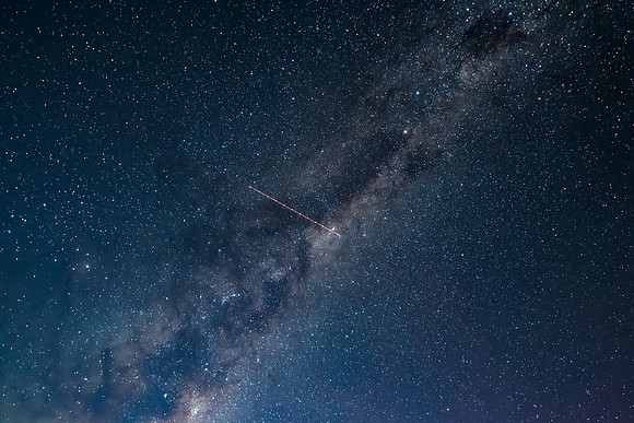 Stargazing at the Winter night sky and milky way