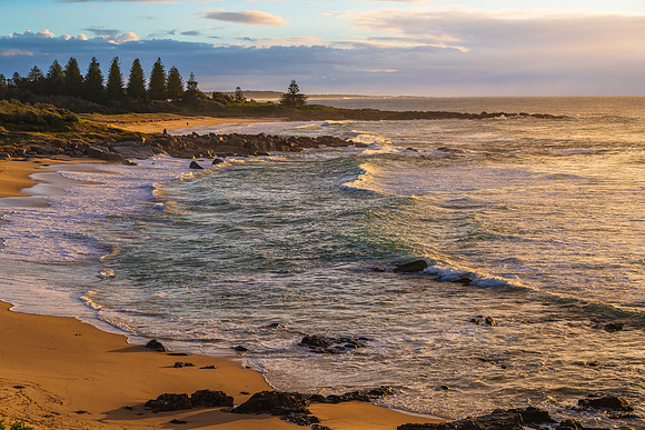 A cloud covered winters morning at Tuross Head