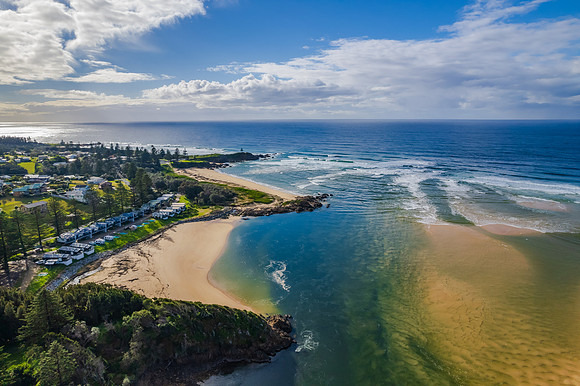 A cloud covered winters morning at Tuross Head