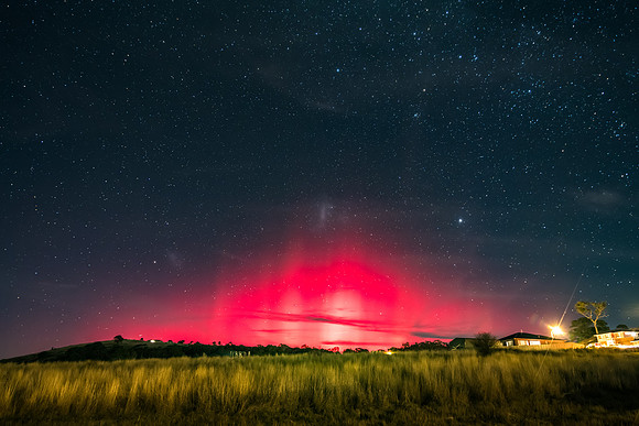 Aurora Australis display lights up the Winter night sky