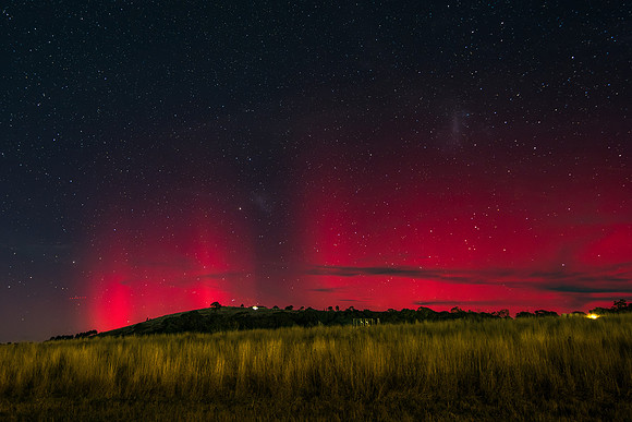 Aurora Australis display lights up the Winter night sky