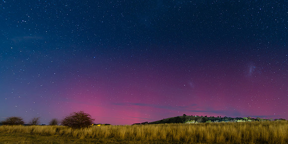 Aurora Australis display lights up the Winter night sky