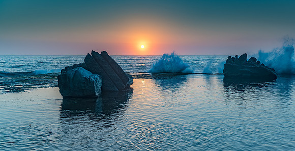 Sunrise Seascape, Splash and Rocks