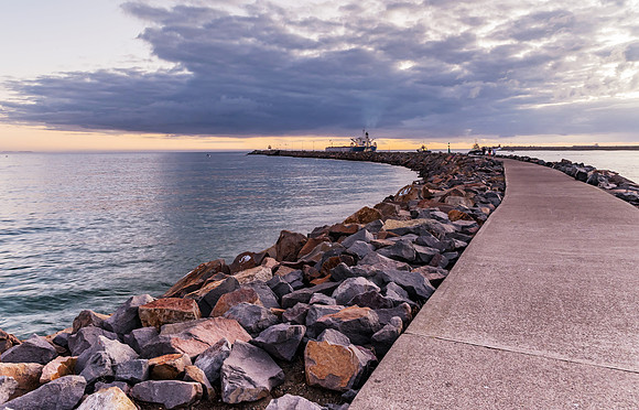 Shipwreck Walk - Sunrise at Stockton Breakwall