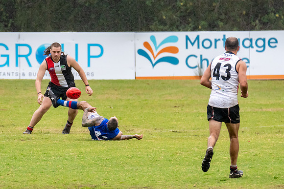 Black Diamond AFL HCC Plate  - Terrigal Avoca v Warners Bay Prel