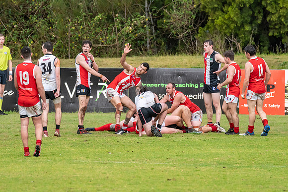 Black Diamond AFL HCC Plate  - Terrigal Avoca v Singleton Prelim