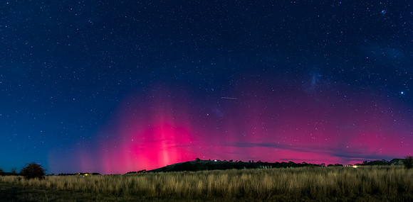 Aurora Australis display lights up the Winter night sky