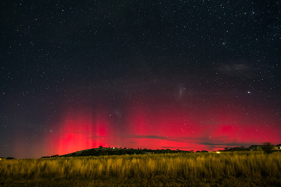 Aurora Australis display lights up the Winter night sky