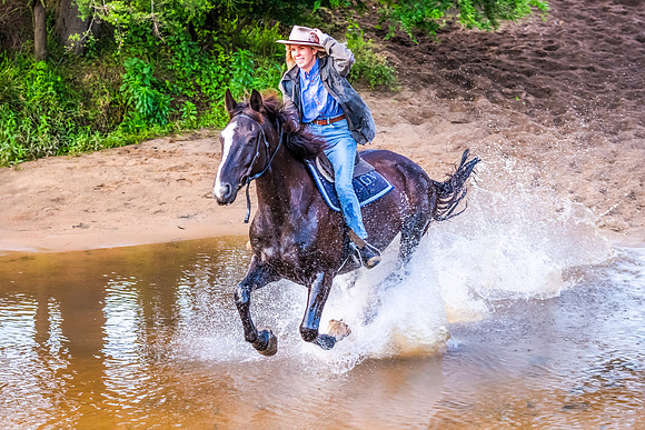 Early Morning Running Of The Horses at Glenworth Valley
