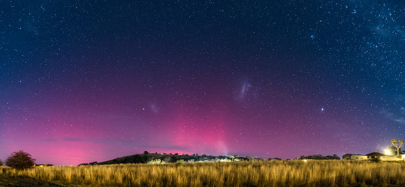 Aurora Australis display lights up the Winter night sky