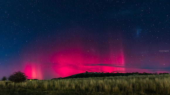 Aurora Australis display lights up the Winter night sky