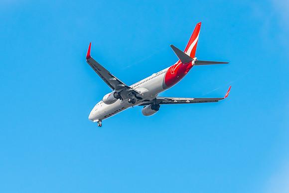 VH-VYI - Boeing 737-838 - Qantas Aircraft in the late afternoon