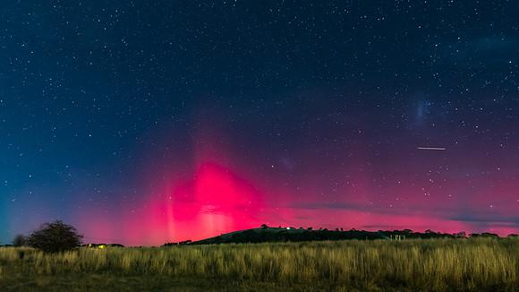 Aurora Australis display lights up the Winter night sky