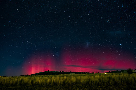 Aurora Australis display lights up the Winter night sky
