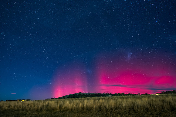 Aurora Australis display lights up the Winter night sky