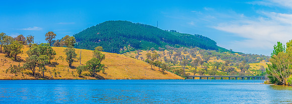A Summer's day at Carcoar Dam
