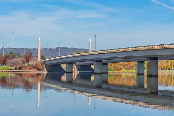 An Autumn day at Lake Burley Griffin